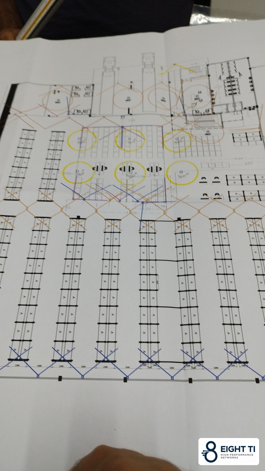 Planta de projeto de cabeamento estruturado industrial, com pontos de rede marcados