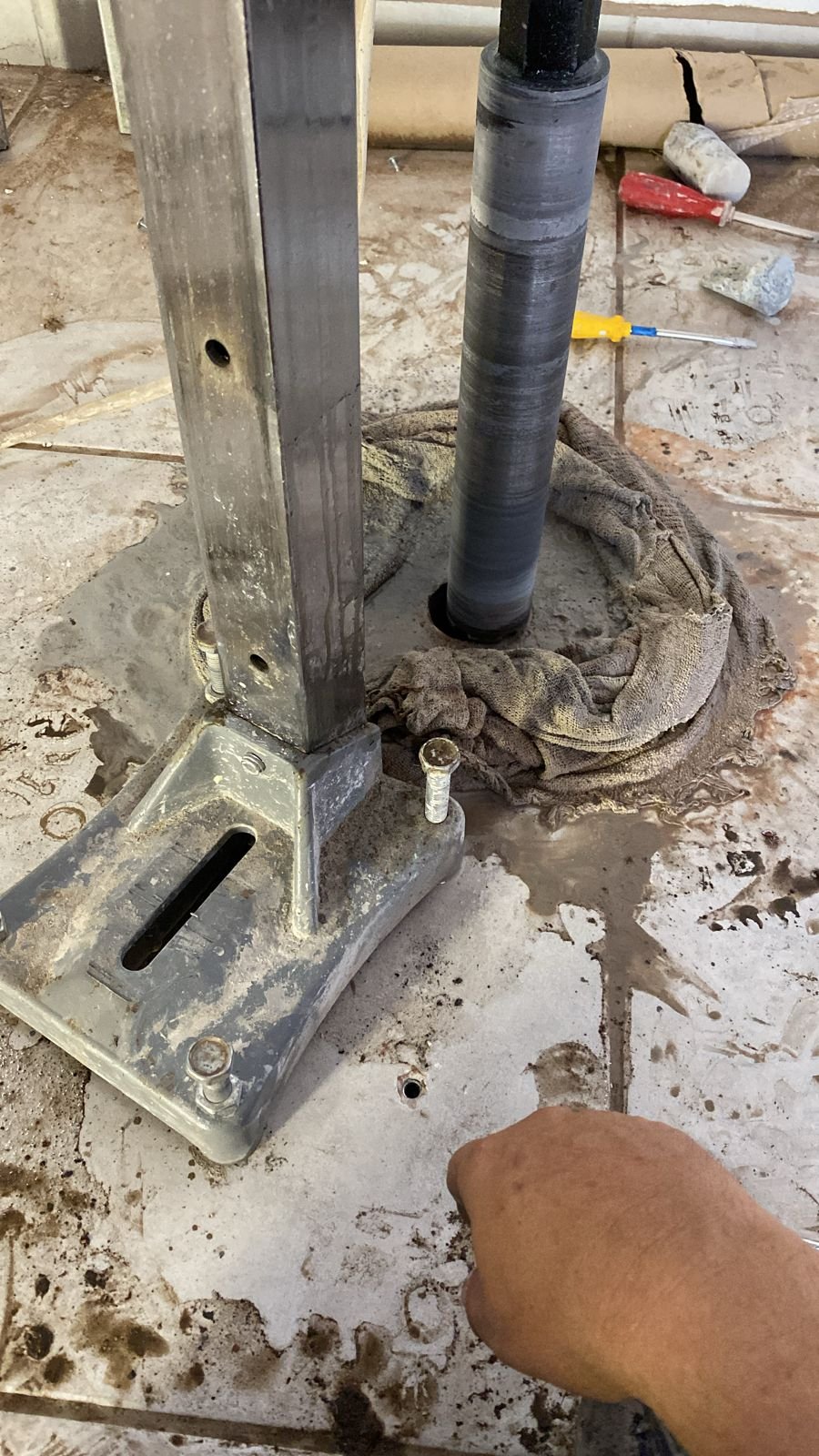 Perfuratriz utilizada para infraestrutura de TI